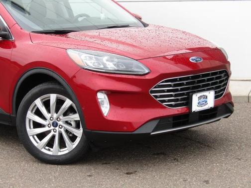 2022 Ford Escape Titanium Hybrid