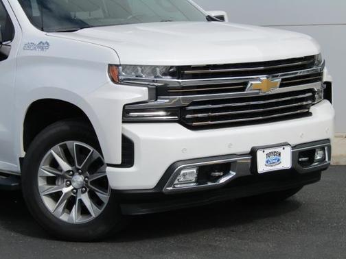 Pearl 2019 Chevrolet Silverado 1500 High Country
