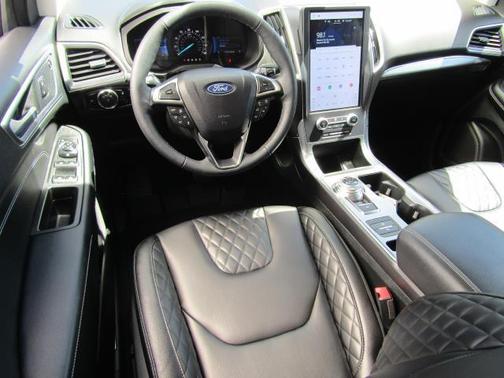 Star White 2024 Ford Edge Titanium