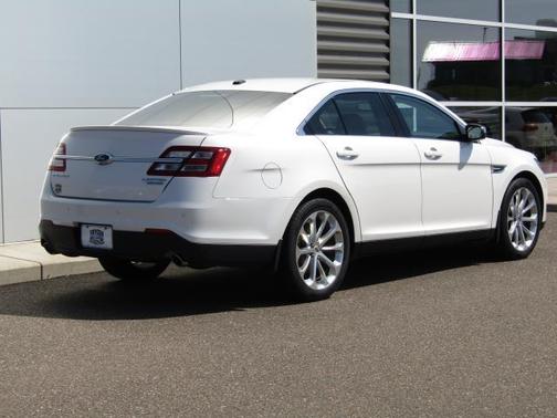 2017 Ford Taurus Limited