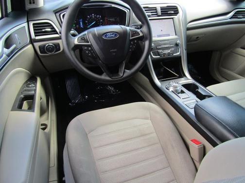 Oxford White 2019 Ford Fusion Hybrid SE