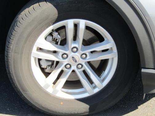 Carbonized Gray 2024 Ford Explorer XLT