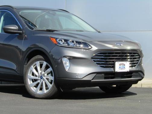 2022 Ford Escape Titanium