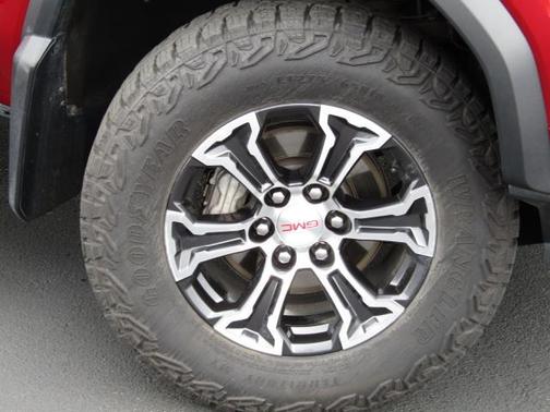 2023 GMC Canyon AT4