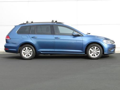 2018 Volkswagen Golf SportWagen TSI S