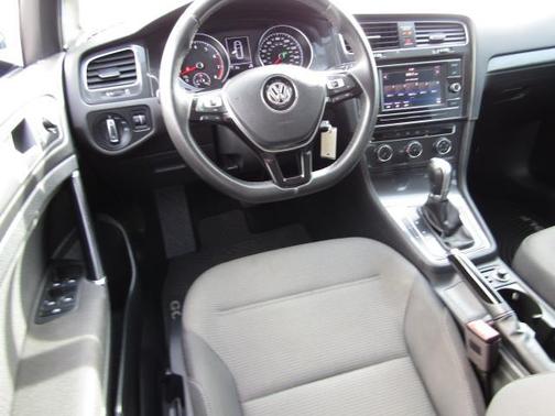 2018 Volkswagen Golf SportWagen TSI S