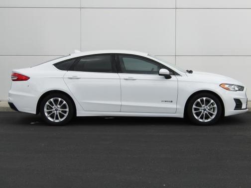 Oxford White 2019 Ford Fusion Hybrid SE