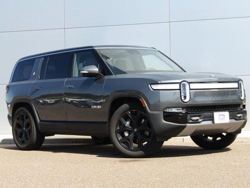 2024 Rivian R1S Adventure
