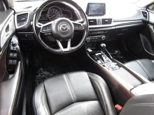 2018 Mazda Mazda3 Touring
