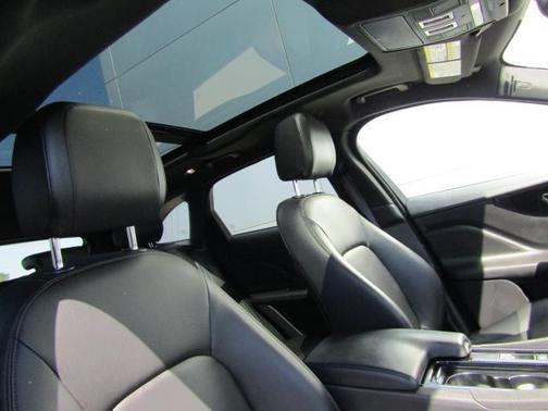 Narvik Black 2018 Jaguar F-PACE 25t Premium