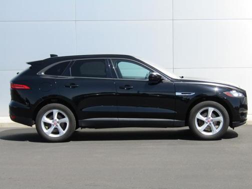Narvik Black 2018 Jaguar F-PACE 25t Premium