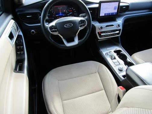 Green 2023 Ford Explorer XLT