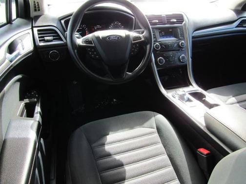 Oxford White 2017 Ford Fusion SE