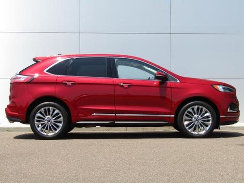 2023 Ford Edge Titanium