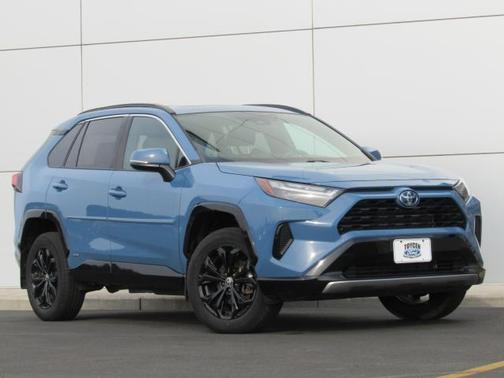 2022 Toyota RAV4 Hybrid SE