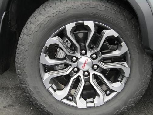 2025 GMC Canyon Denali