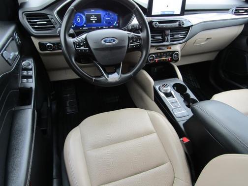 2021 Ford Escape Titanium