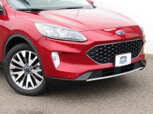 2022 Ford Escape Titanium Hybrid