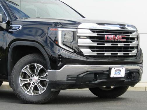 Onyx Black 2022 GMC Sierra 1500 SLE