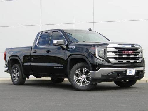Onyx Black 2022 GMC Sierra 1500 SLE