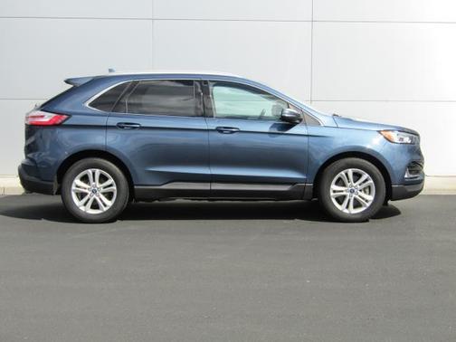 Blue Metallic 2019 Ford Edge SEL