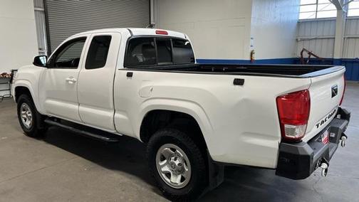 2017 Toyota Tacoma SR