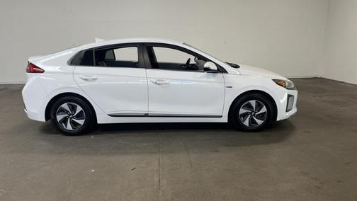 2017 Hyundai IONIQ Hybrid SEL