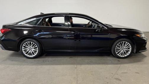 2019 Toyota Avalon Hybrid Limited