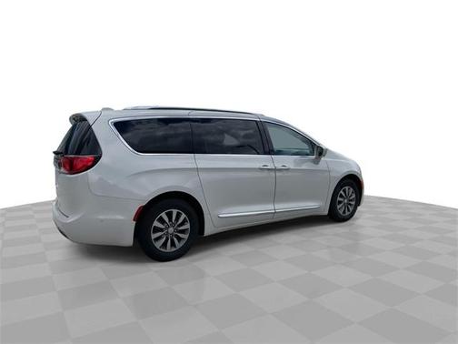 2019 Chrysler Pacifica Touring-L Plus