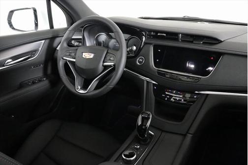 2025 Cadillac XT6 Luxury AWD