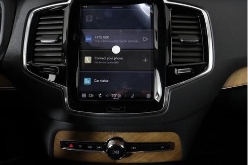 2025 Volvo XC90 B5 Plus