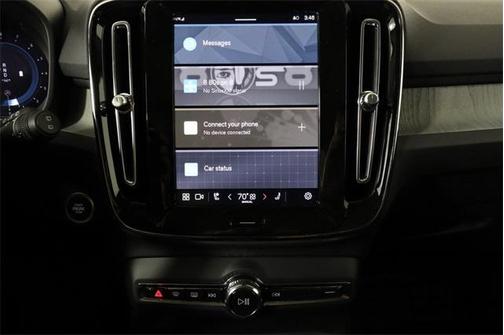2025 Volvo XC40 B5 Plus Dark Theme