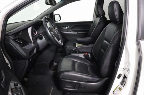 2016 Toyota Sienna SE