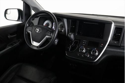 2016 Toyota Sienna SE
