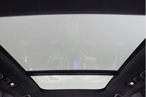 2022 Volvo XC60 B5 R-Design