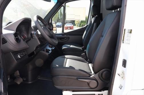 2025 Mercedes-Benz Sprinter 2500 Standard Roof