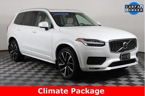 2022 Volvo XC90 T6 Momentum