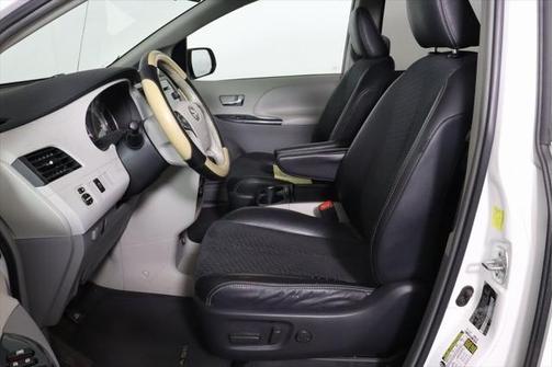 2011 Toyota Sienna SE