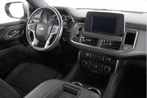 2022 Chevrolet Suburban LS