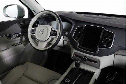 2022 Volvo XC90 T6 Inscription