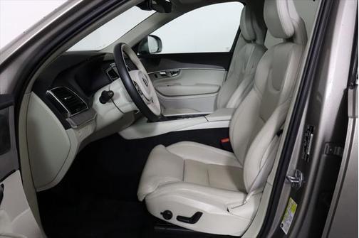 2022 Volvo XC90 T6 Inscription