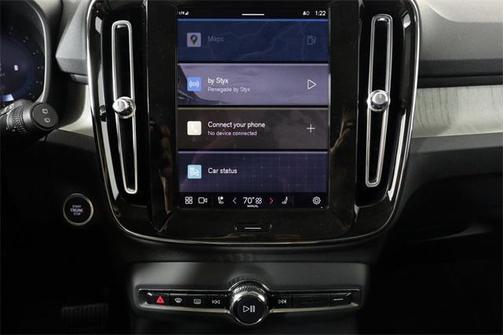 2025 Volvo XC40 B5 Plus Bright Theme