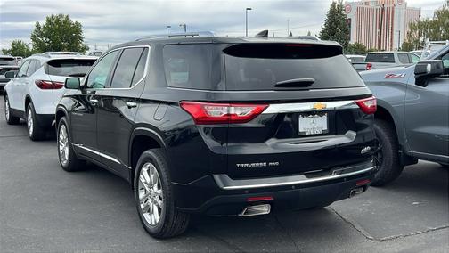 Mosaic Black Metallic 2021 Chevrolet Traverse High Country
