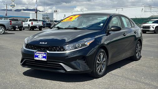 Aurora Black 2024 Kia Forte LXS