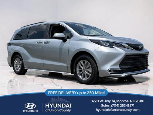 Celestial Silver Metallic 2024 Toyota Sienna XLE