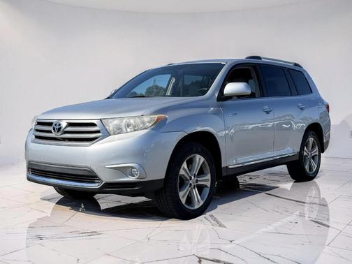 Classic Silver Metallic 2012 Toyota Highlander Limited
