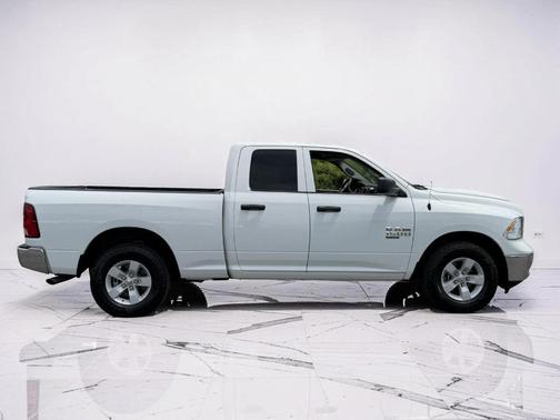 Bright White Clearcoat 2024 RAM 1500 Classic SLT