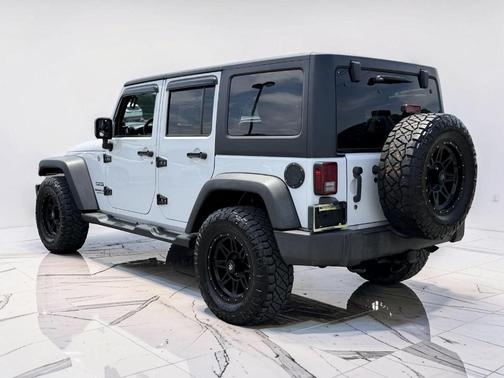 Bright White Clearcoat 2014 Jeep Wrangler Unlimited Sport