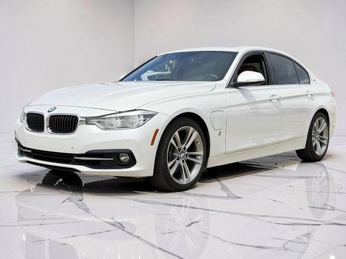 Alpine White 2017 BMW 330e iPerformance
