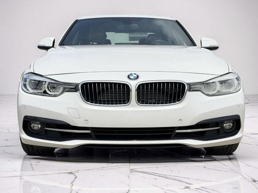 Alpine White 2017 BMW 330e iPerformance